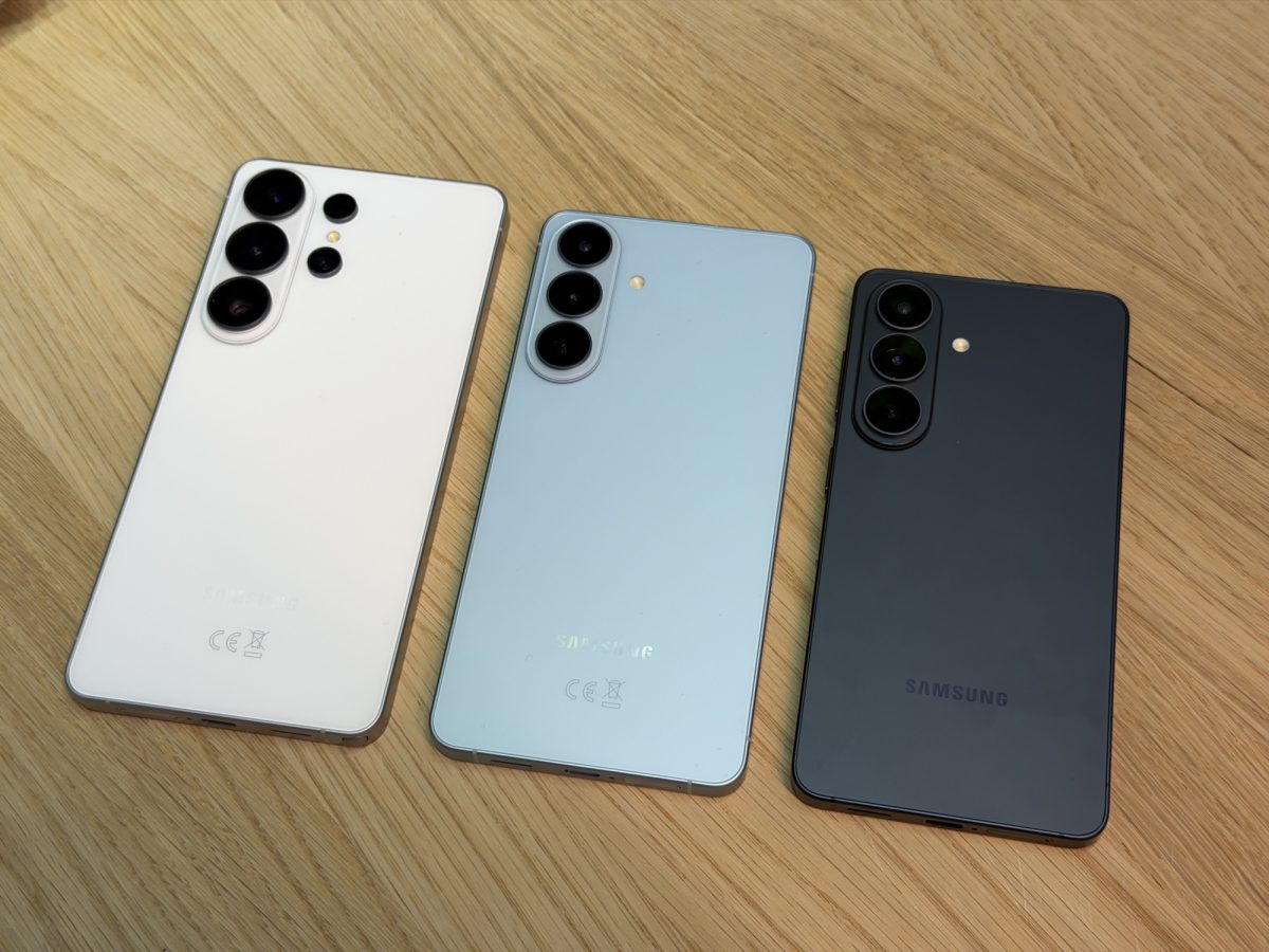 Samsung Galaxy S26 Ultra, Galaxy S26+ ja Galaxy S26.