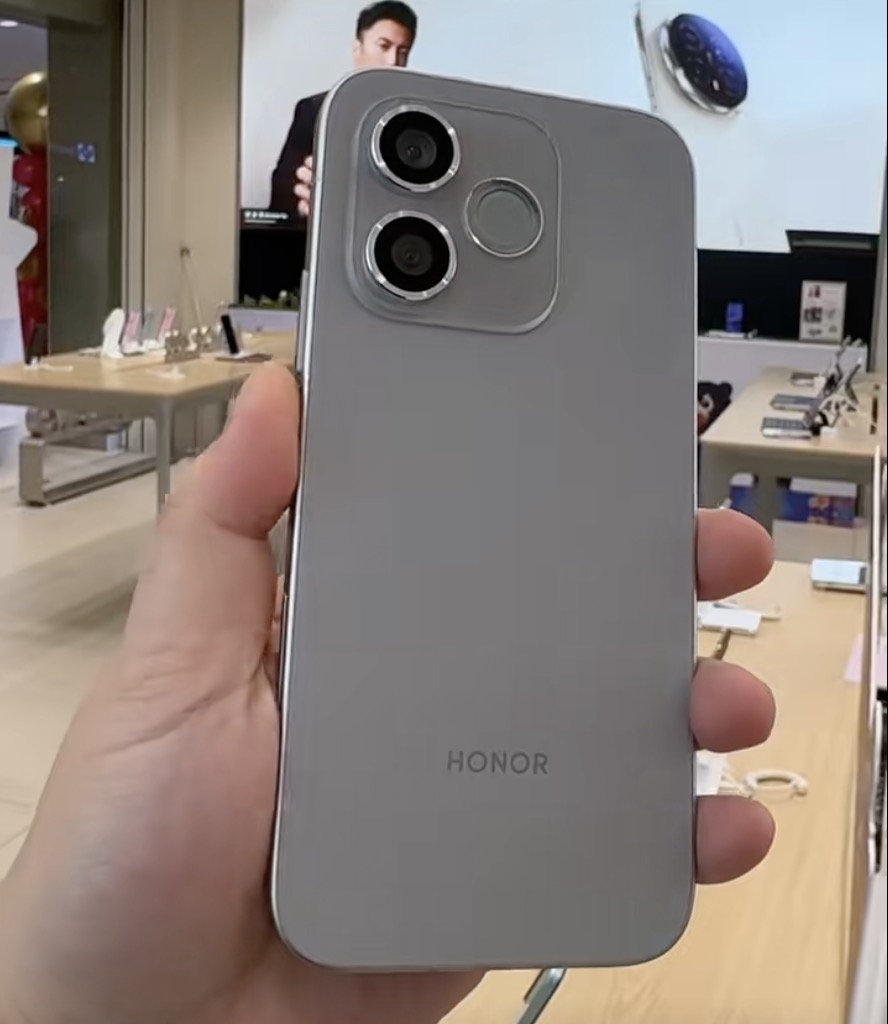 Honor 600 Lite hopeanharmaana värivaihtoehtona TikTok-videolla.