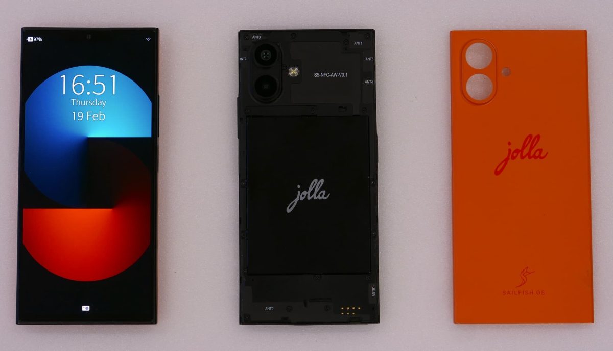 Jolla Phone ja takakuori irrallisena.