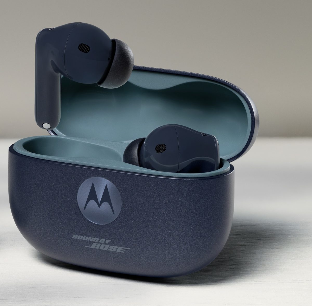 Motorola Moto Buds 2 Plus. Kuva: Evan Blass / X.