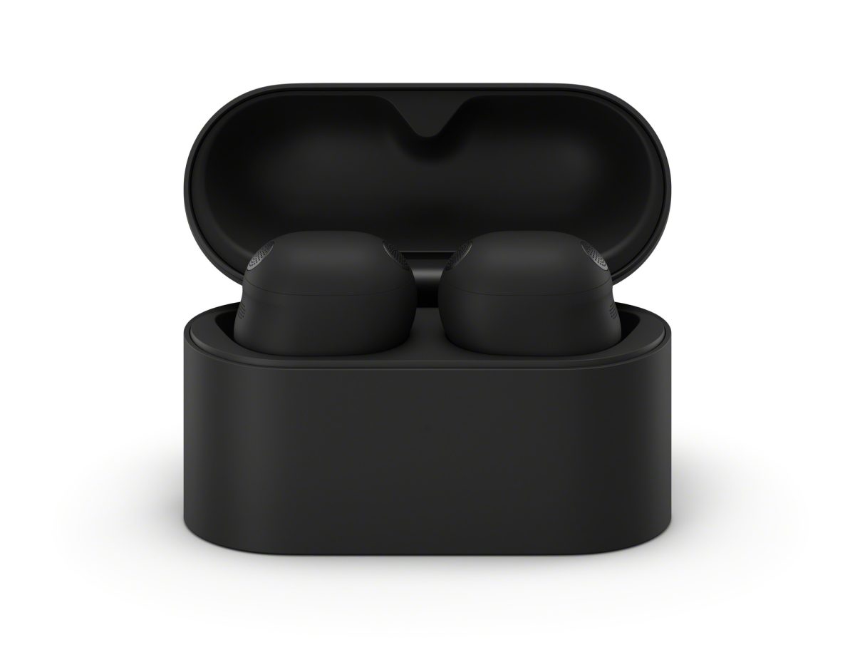 Sony WH-1000XM6 -kuulokkeet latauskotelossa.