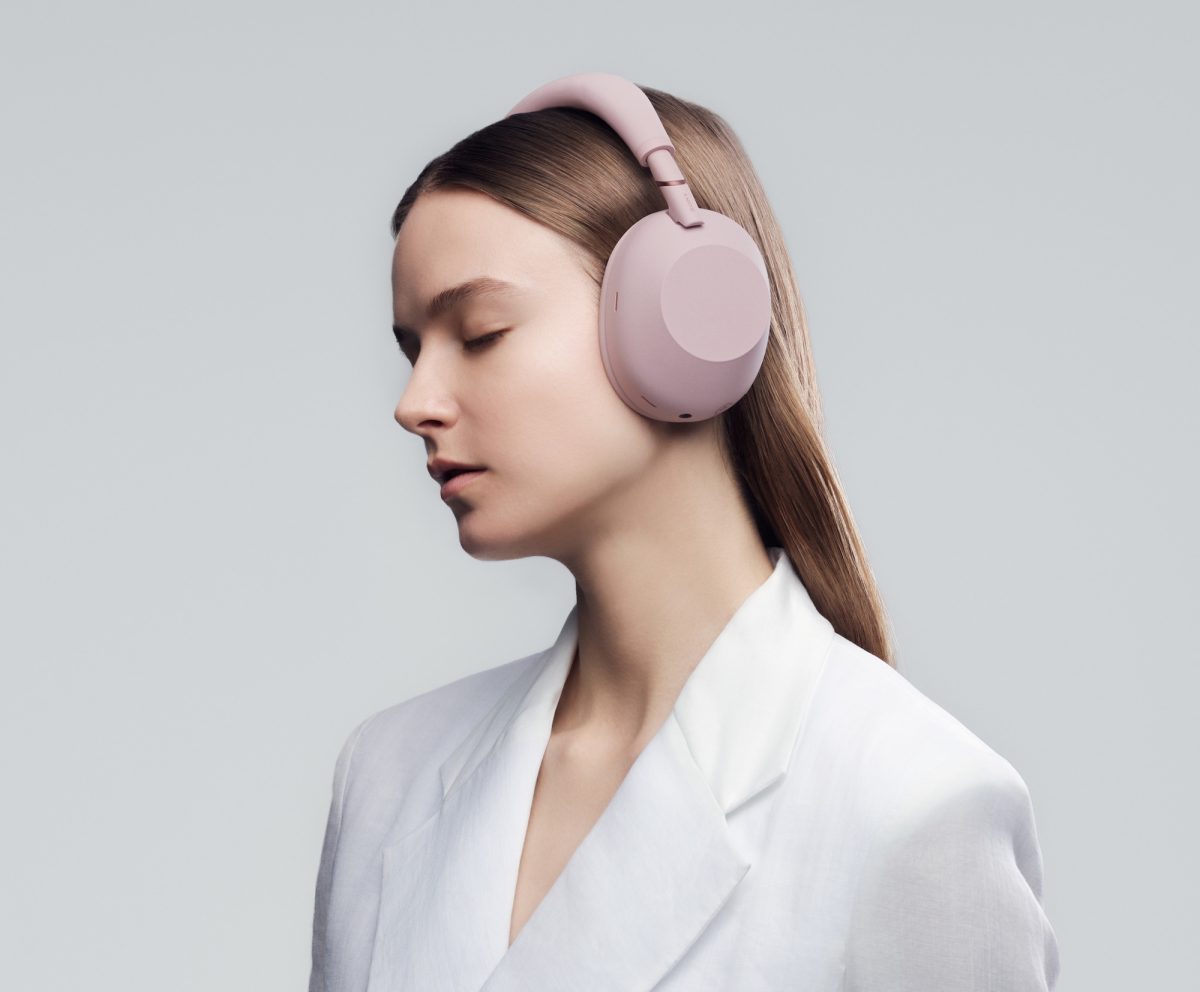 Sony WH-1000XM6, Sand Pink.