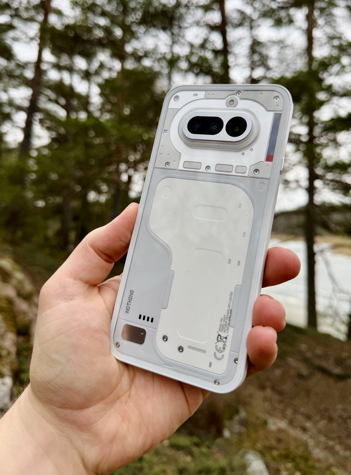 Phone (4a) jatkaa tuttua Nothing-tyyliä.