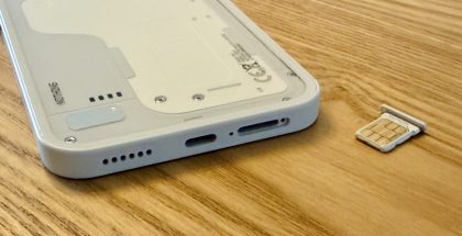 SIM-kortin PIN-koodia ei tarvitse Android-puhelimissa jatkossa enää yhtä usein. Kuvassa Nothing Phone (4a).