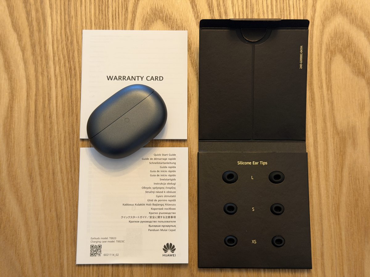 FreeBuds Pro 5:n mukana toimitetaan neljä eri kokoa tulpista.