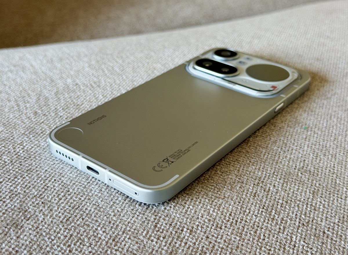 Nothing Phone (4a) Pro on omanlaisensa puhelin.