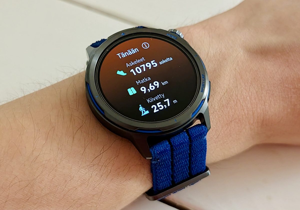 Myös päivittäisen aktiivisuuden seuranta on mukana Huawei Watch GT Runner 2:ssa.