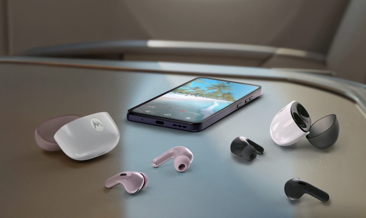 Motorola Moto Buds 2, Pantone Violet Ice ja Pantone Carbon.