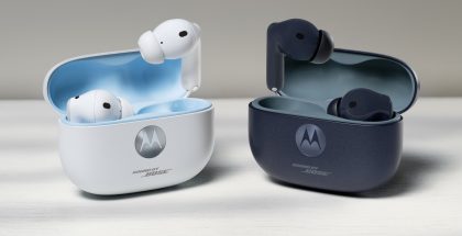 Motorola Moto Buds 2 Plus eri väreissä.