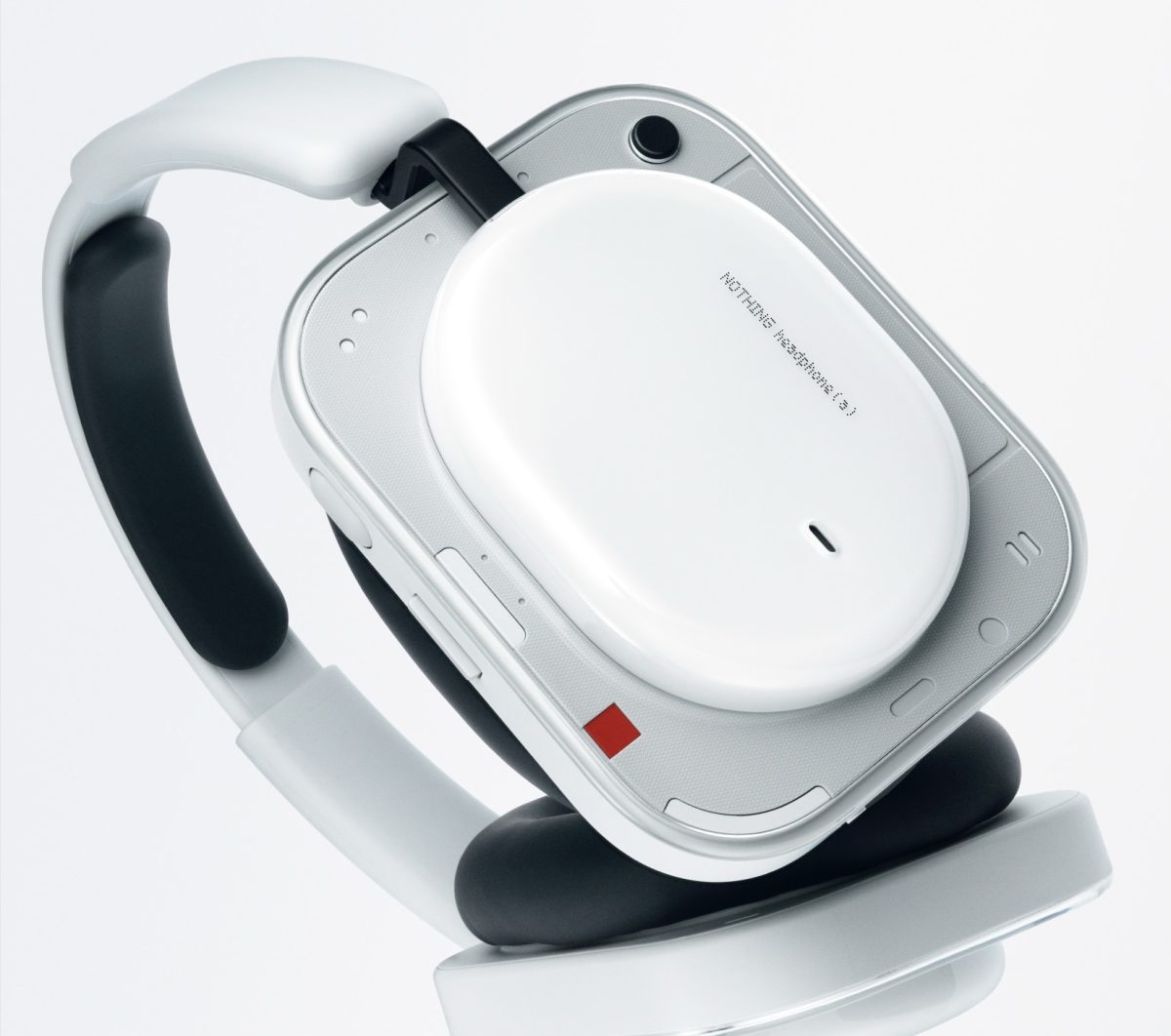 Headphone (a) jatkaa Nothingille tuttua tyyliä.