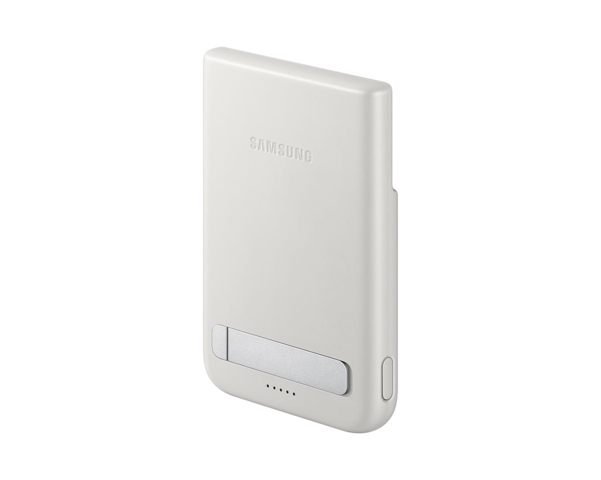 Samsung Magnet Wireless Battery Pack sisältää myös seisontatuen.