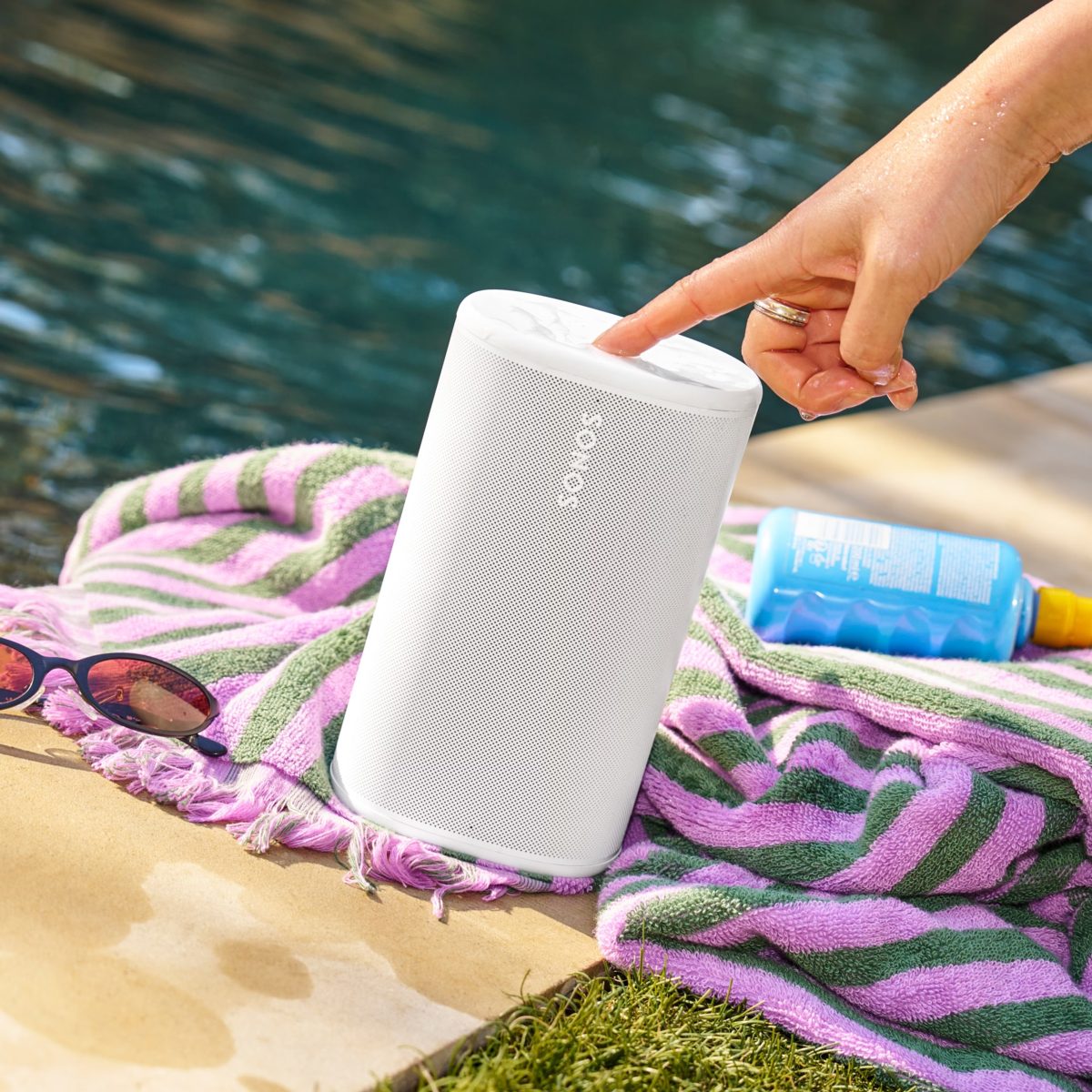 Sonos Play valkoisena.