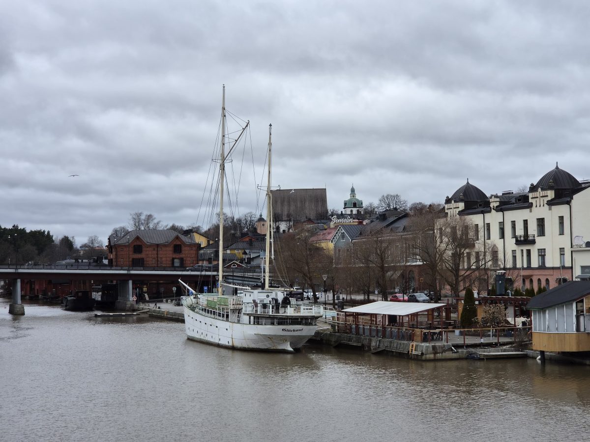 Pääkamera, 2x digitaalinen zoom.