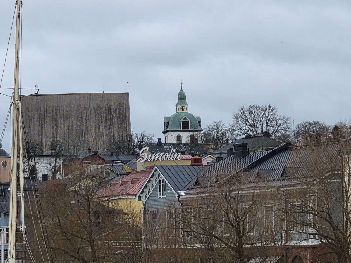 Telekamera, 3x optinen zoom. Galaxy S26+.