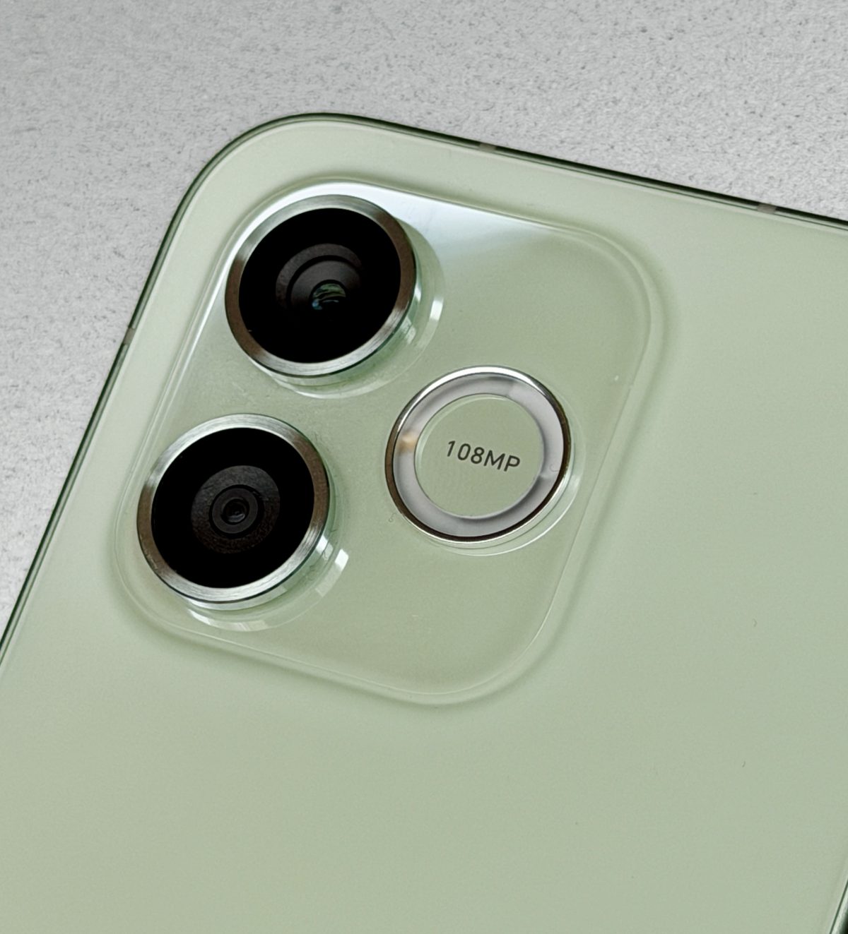 Honor 600 Litessä on takana 108 megapikselin pääkamera ja 5 megapikselin ultralaajakulmakamera.