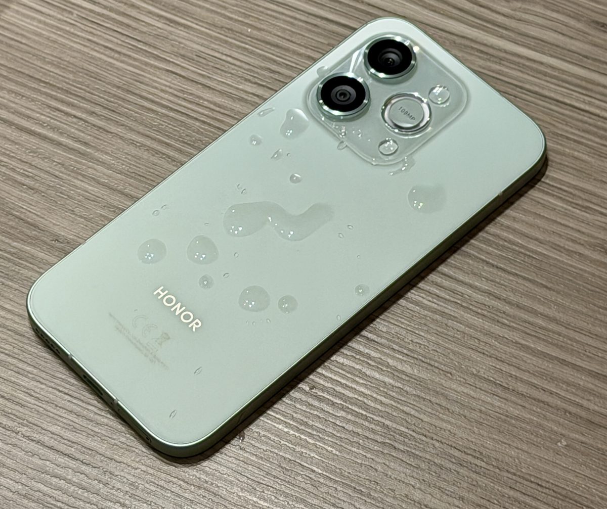 Honor 600 Liten pitäisi kestää hyvin roiskeita.