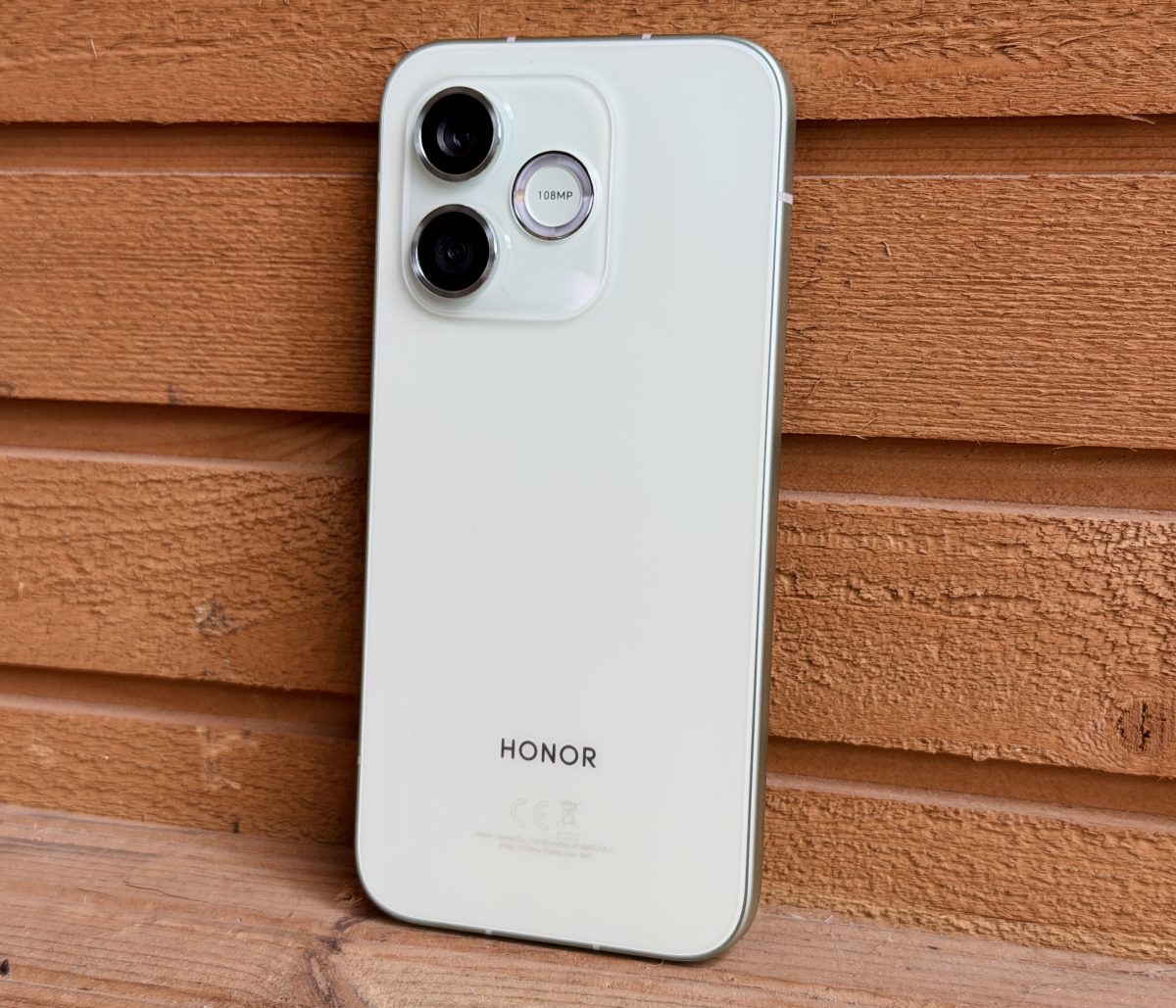 Honor 600 Litellä on vahvuutensa ja heikkoutensa.
