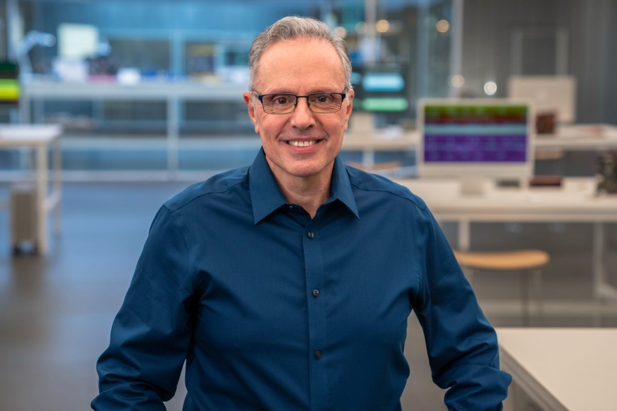 Applen uusi laitejohtaja Johny Srouji.