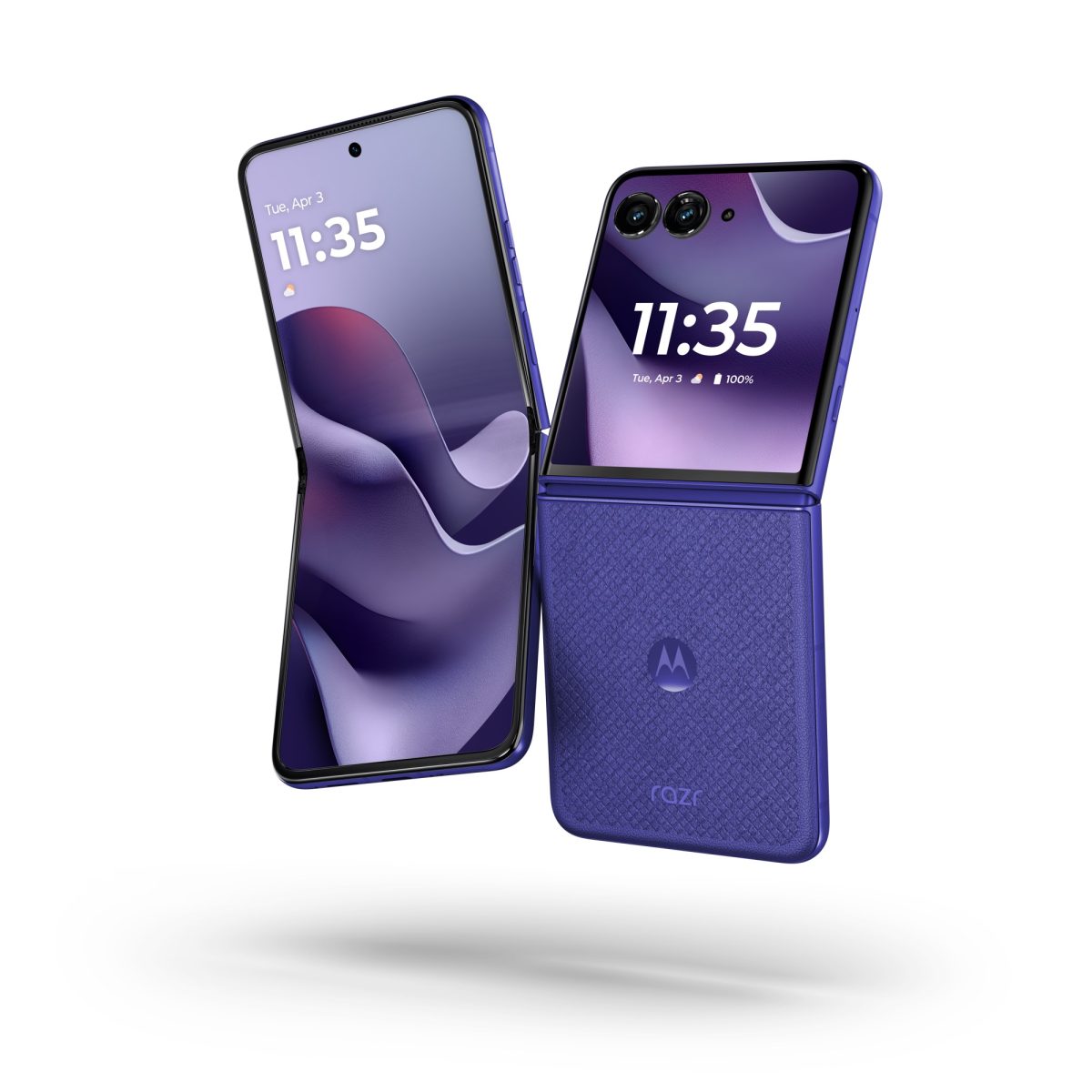 Motorola Razr 70 Ultra, Pantone Orient Blue.