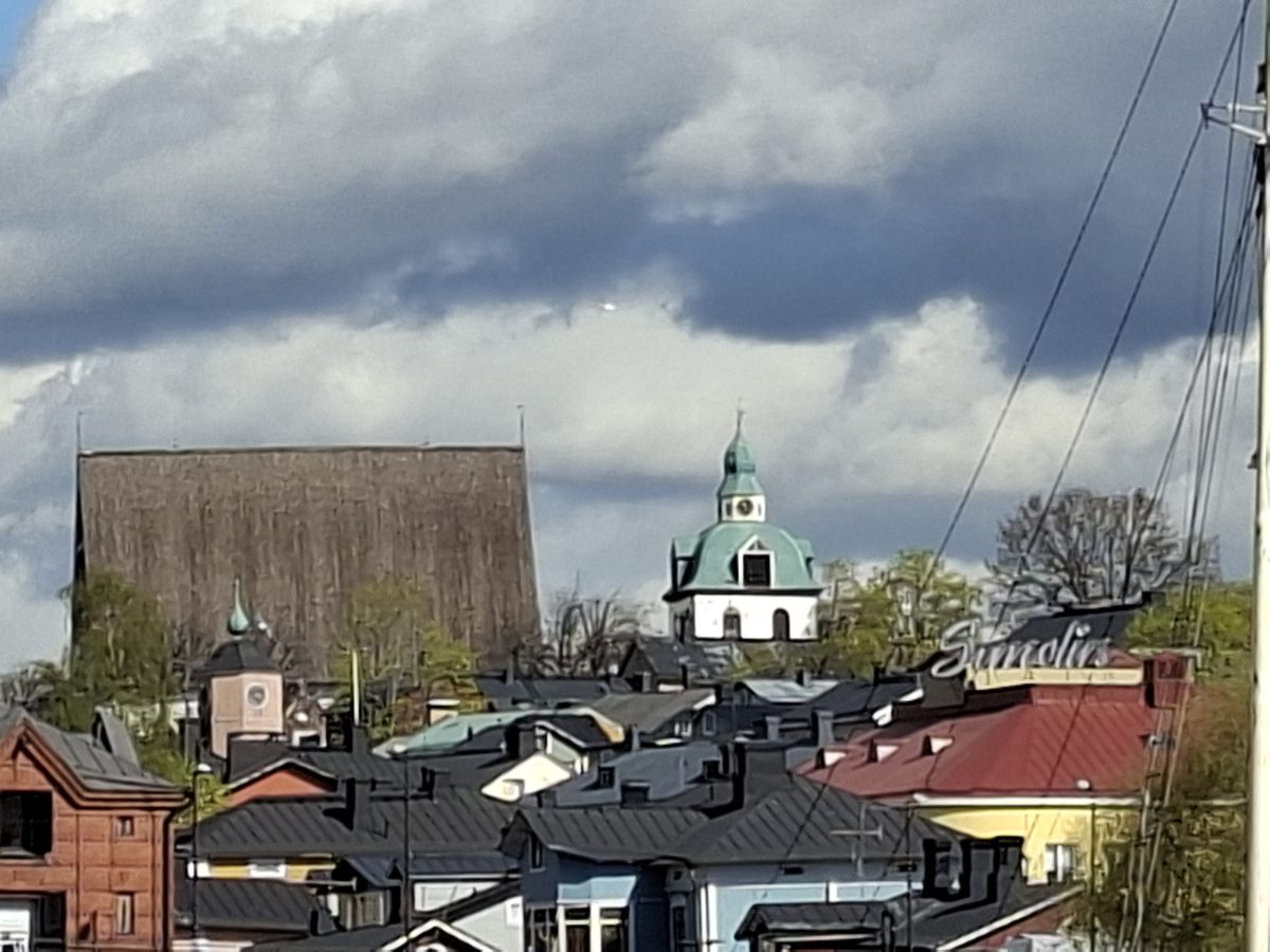 Pääkamera, 10x digitaalinen zoom.