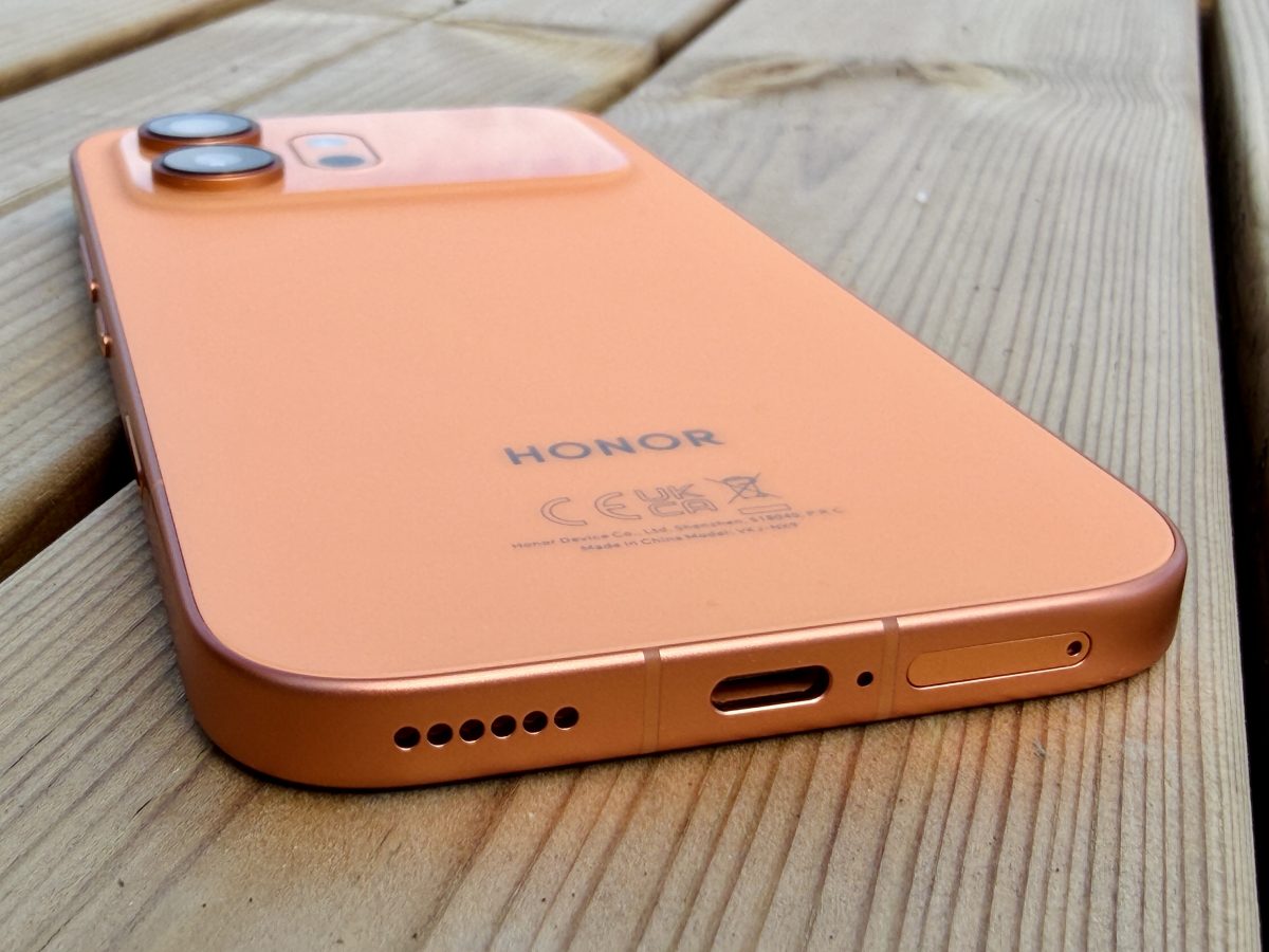 Honor 600 tukee 80 watin pikalatausta.