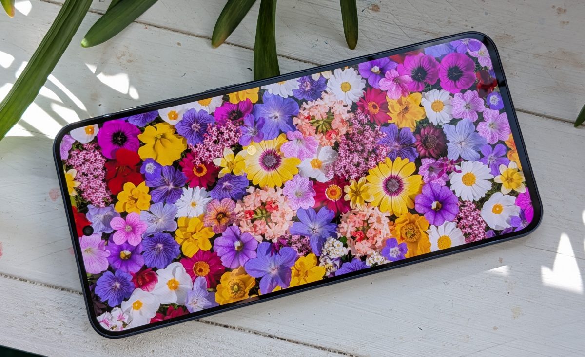 Peräti 6,7-tuumainen Super AMOLED -näyttö on mainio.