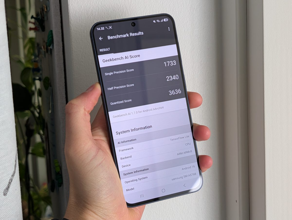 Samsung Galaxy A57 5G on aiempaa tehokkaampi etenkin tekoälylaskennassa.