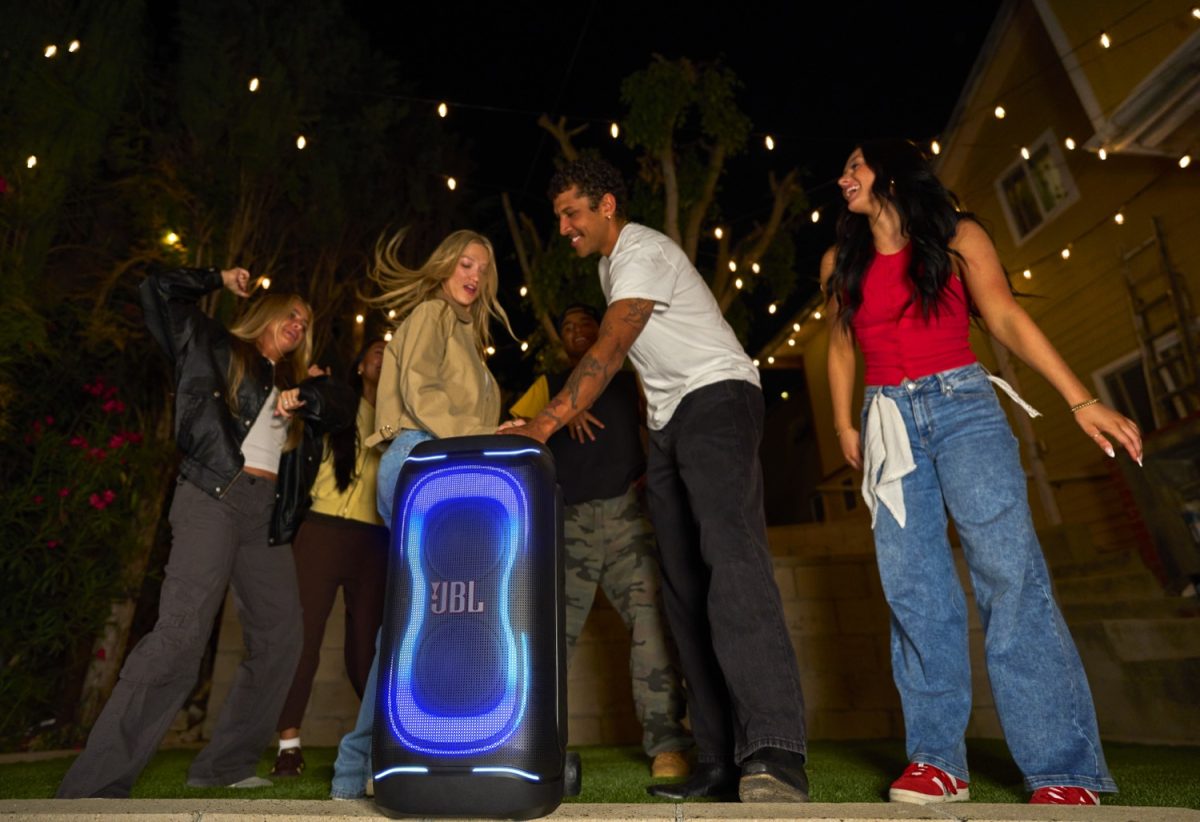 JBL PartyBox 330.