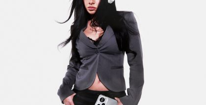 Charli xcx toimii Nothingin mainoskasvoina.