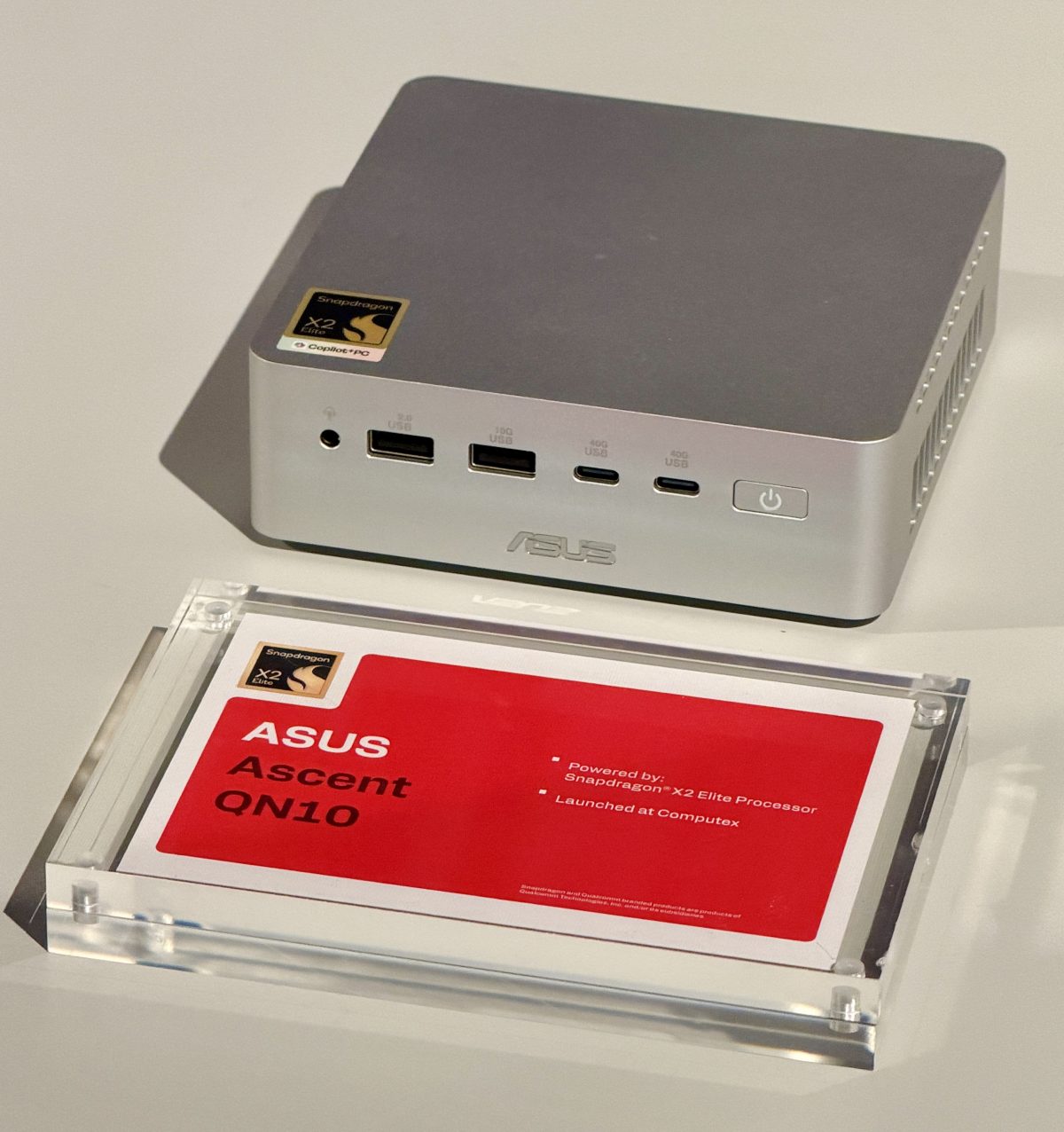 Mini-PC Asus Ascent QN10 tarjoaa pienessä koossa tehokkaan teknisen perustan.