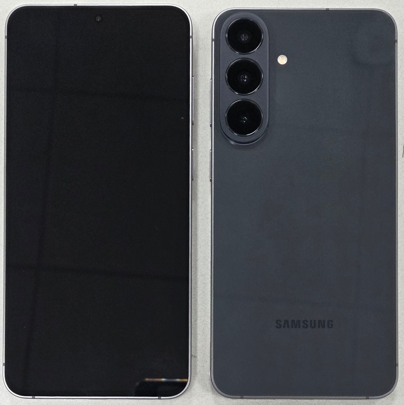 Samsung Galaxy S26 FE esillä Wireless Power Consortiumin sertifiointitietokannan kuvassa.