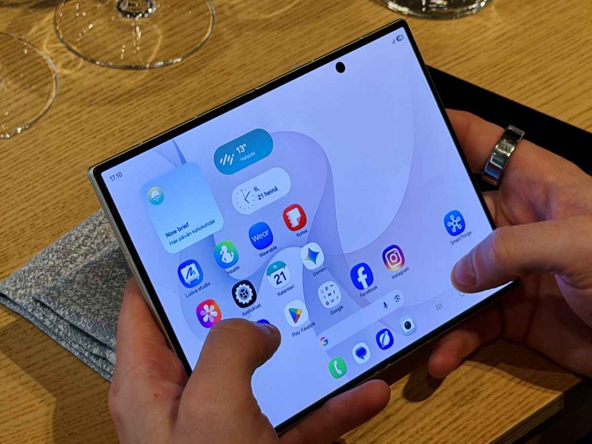 Galaxy Z Fold8 tarjoaa leveämmän muodon.