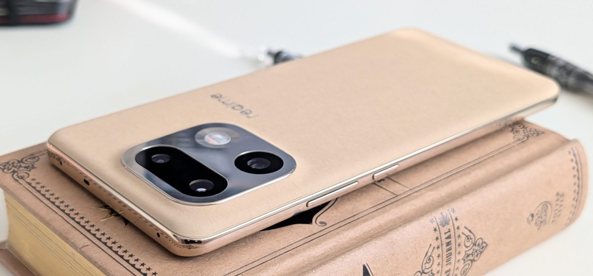 Realme 16 Pro+ 5G on tyylikäs ja sulava älypuhelin.