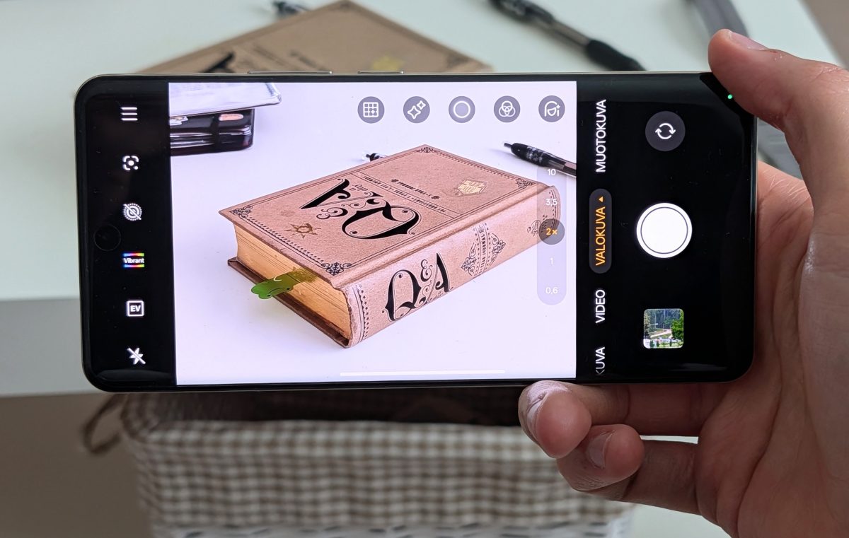 Realme 16 Pro+ 5G:ssä on 200 megapikselin takakamera.