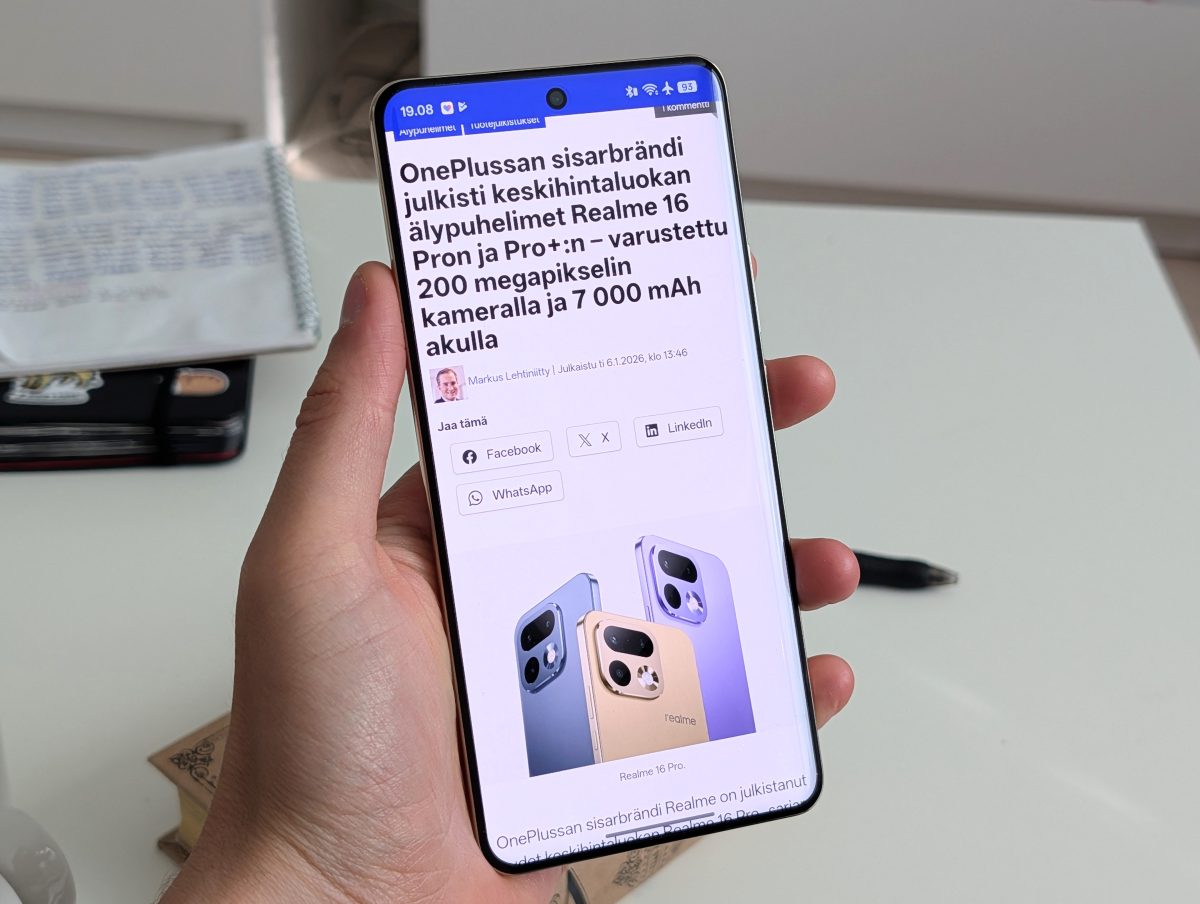 Pitkä käyttöaika on Realme 16 Pro+ 5G:n vahvuuksia.