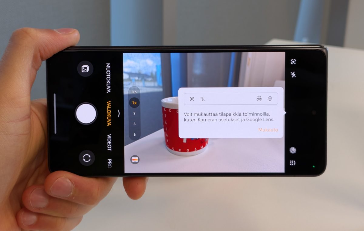 Kamerasovellusta voi mukauttaa monipuolisesti esimerkiksi Google Lens -integraatiolla.