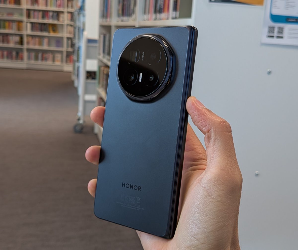 Honor Magic V6 muistuttaa etenkin ulkoisesti edeltäjiään.