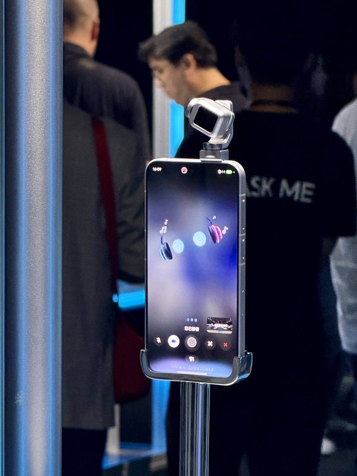 Honor Robot Phone.