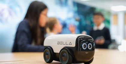 Hankeessa hyödynnetään Bella-robottia.