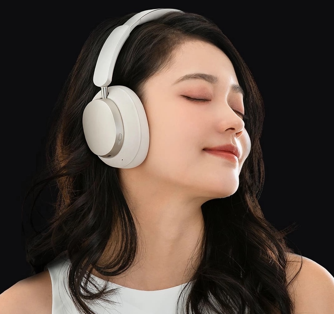 Honor Choice Headphones Max vaaleana värivaihtoehtona.