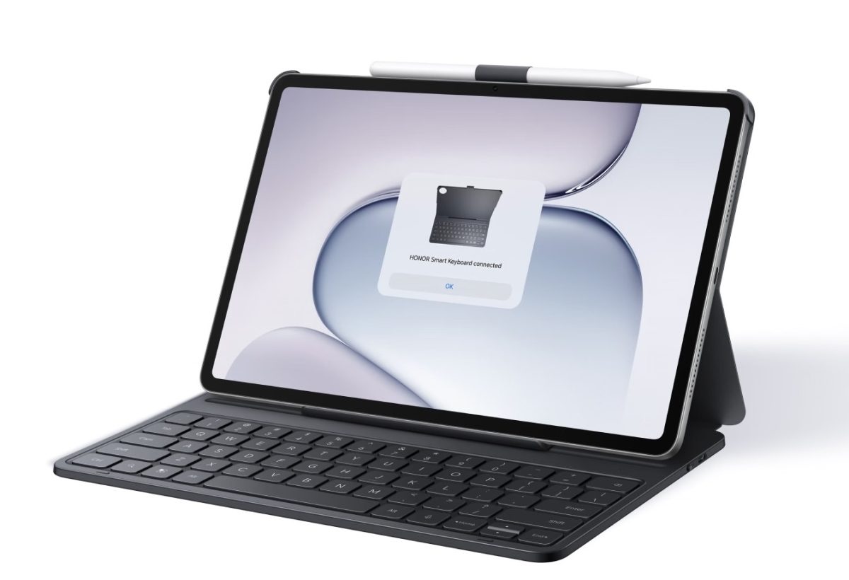 Honor Pad 20 yhdessä Smart Bluetooth Keyboard -näppäimistön kanssa.
