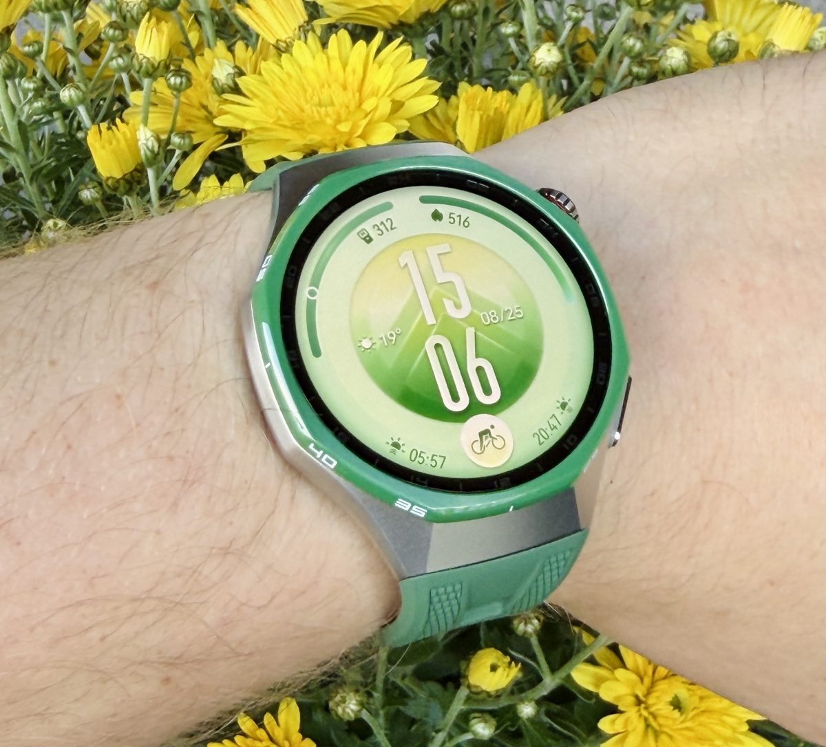 Huawei Watch GT 7 Pro on sporttiseen menoon tehty kello.