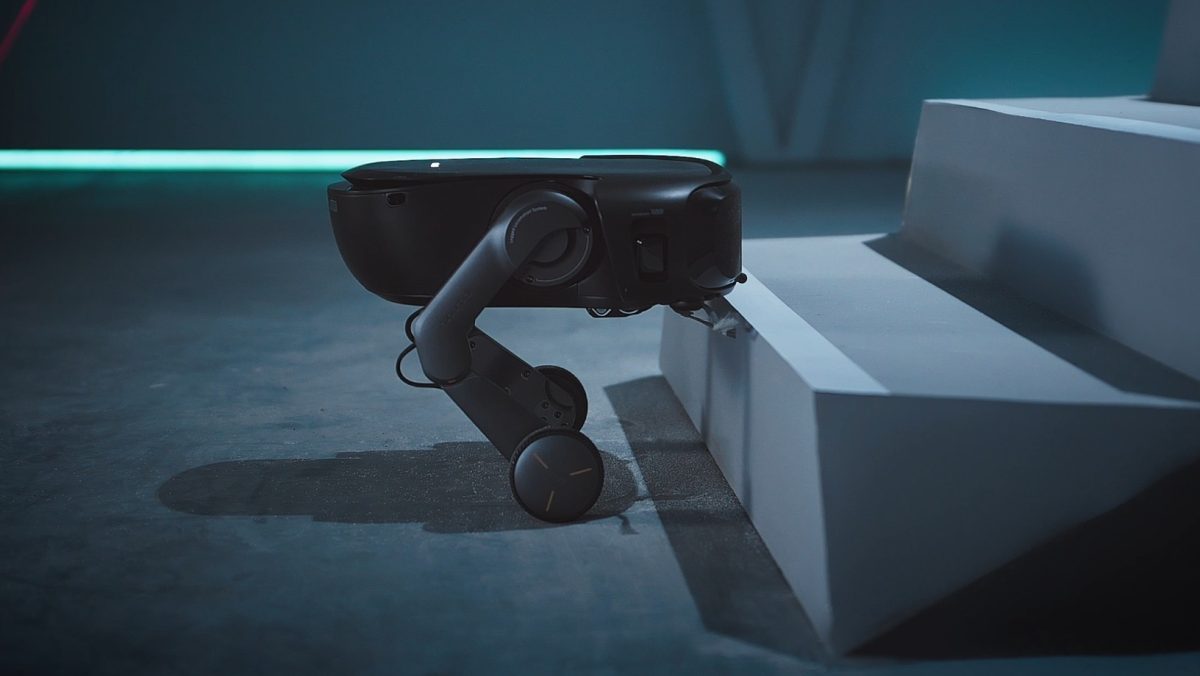 Roborock Saros Rover.
