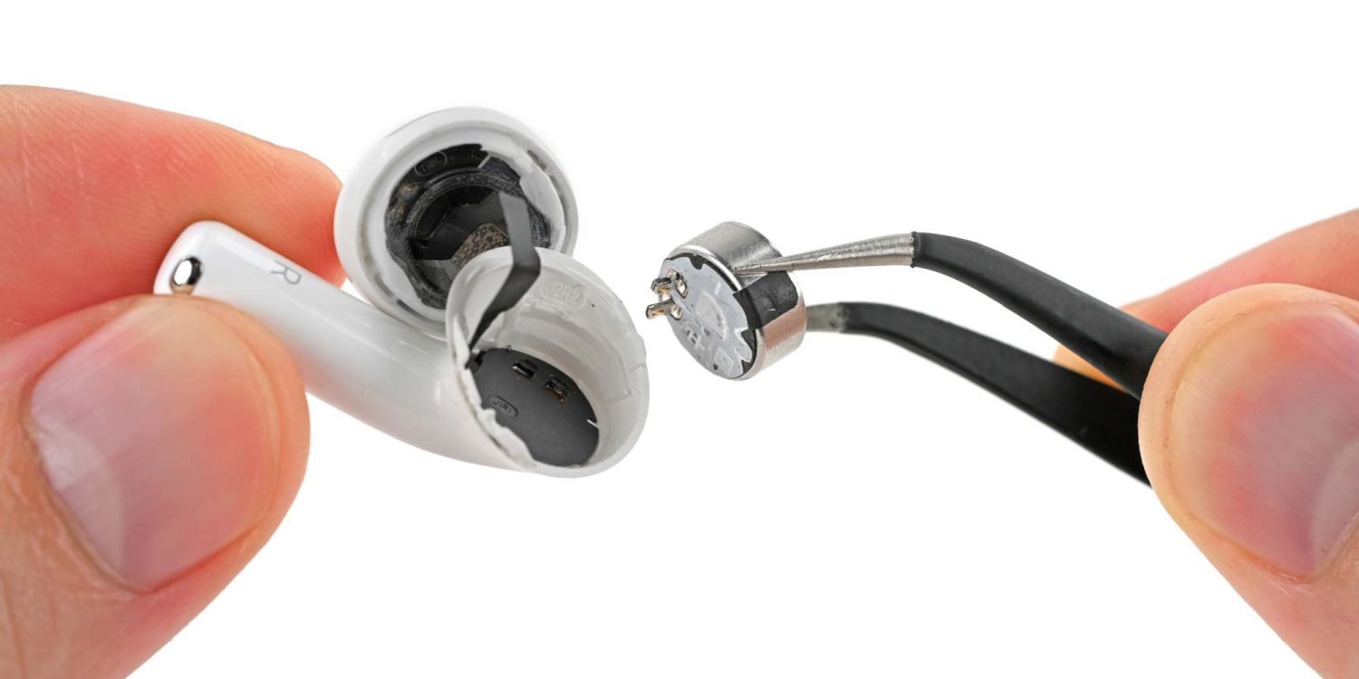 AirPods 5:n korjattavuudessa on otettu askel eteenpäin. Kuva: iFixit.
