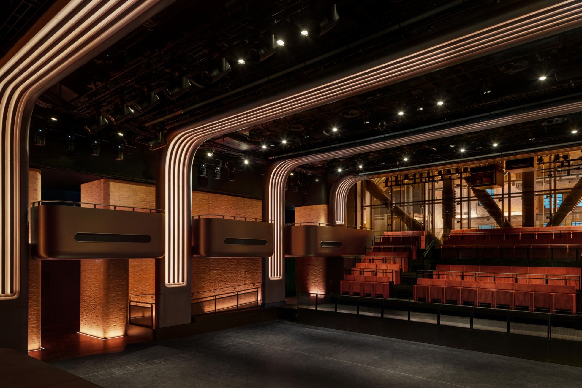 Apple Music Hall on valmis Spatial Audio -tilaääni- ja monikameratuotantoon.