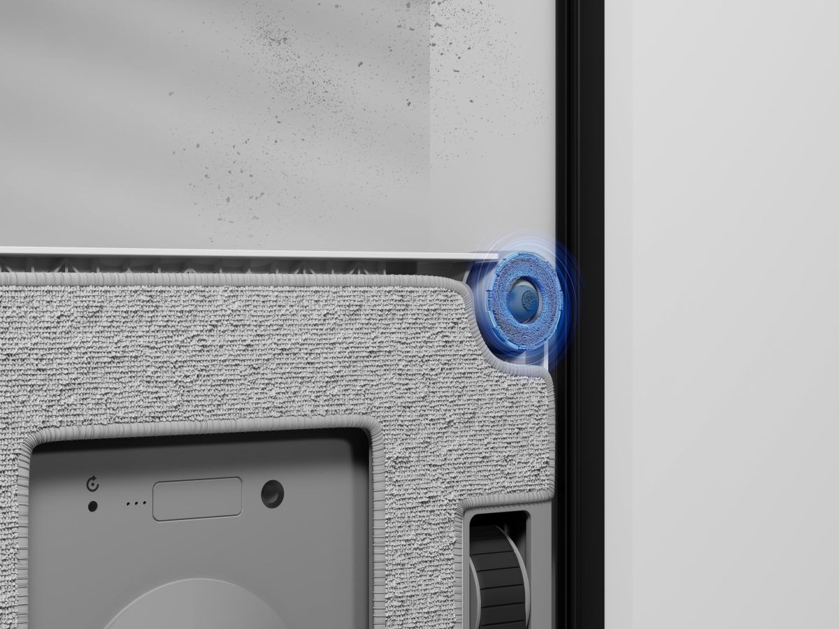 Ecovacs Winbot W2S Pro Omni yltää lähelle reunoja.