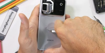 Honor Robot Phone joutui JerryRigEverythingin kurittamaksi ja purkamaksi.