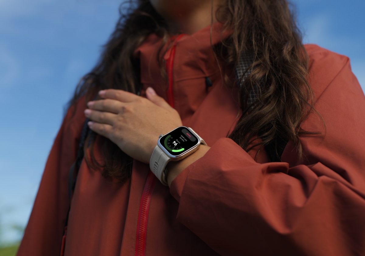 Verenpaineen mittausasento Huawei Watch D3:lla.