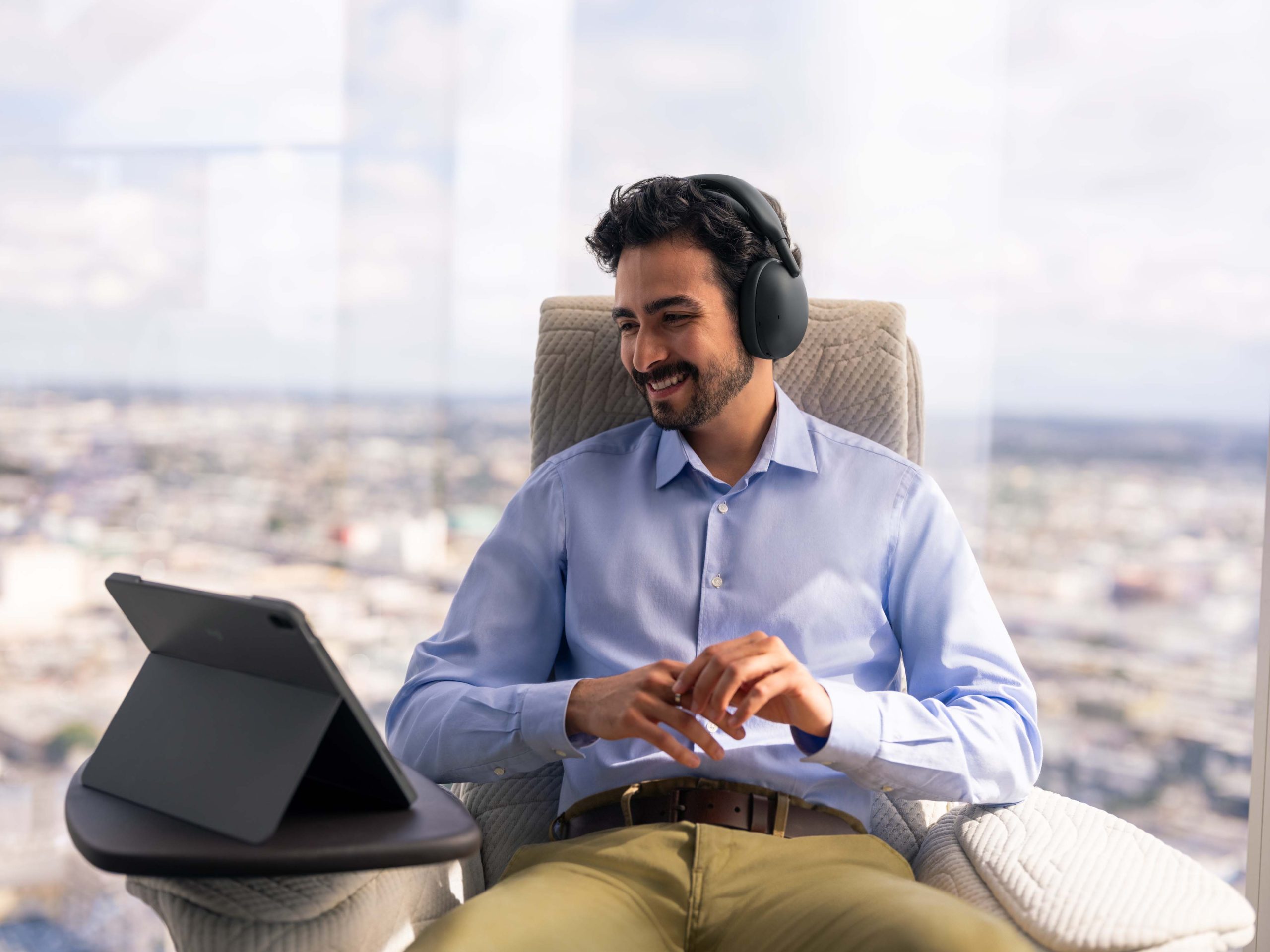Logitech Zone Vibe Pro.