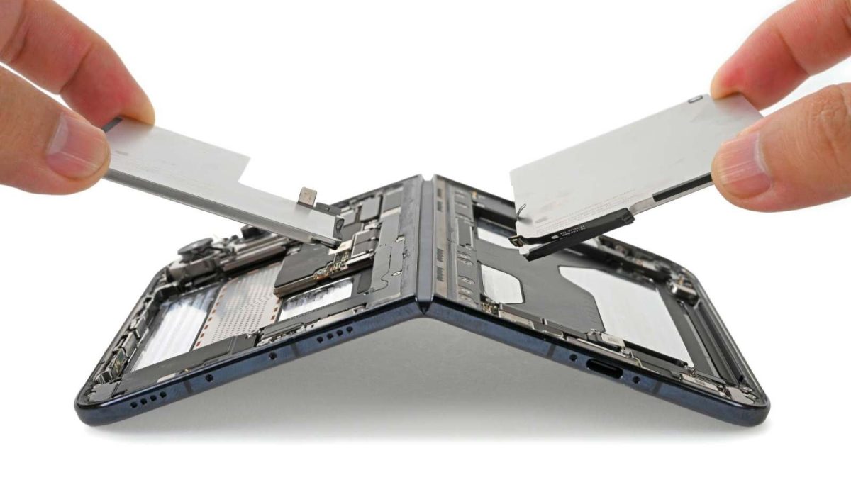 iPhone Duon akut. Kuva: iFixit.
